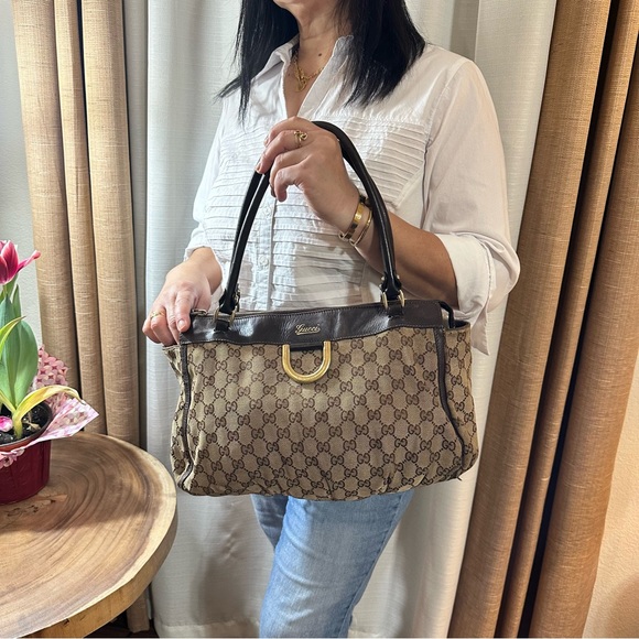 Gucci Handbags - Authentic Gucci Abbey D-ring zip tote bag